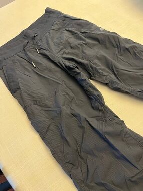 lululemon women’s studio crop pant